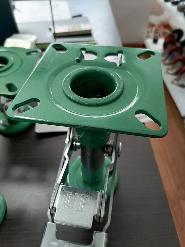 floor locks for equipment with casters
