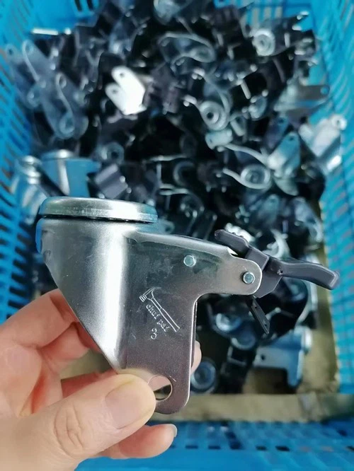 moving caster wheels