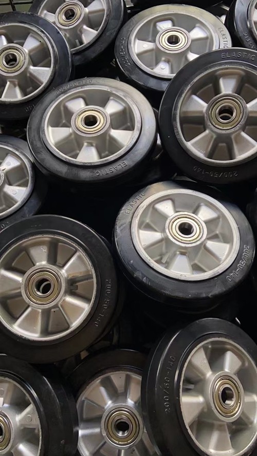 Elastic rubber aluminum wheels